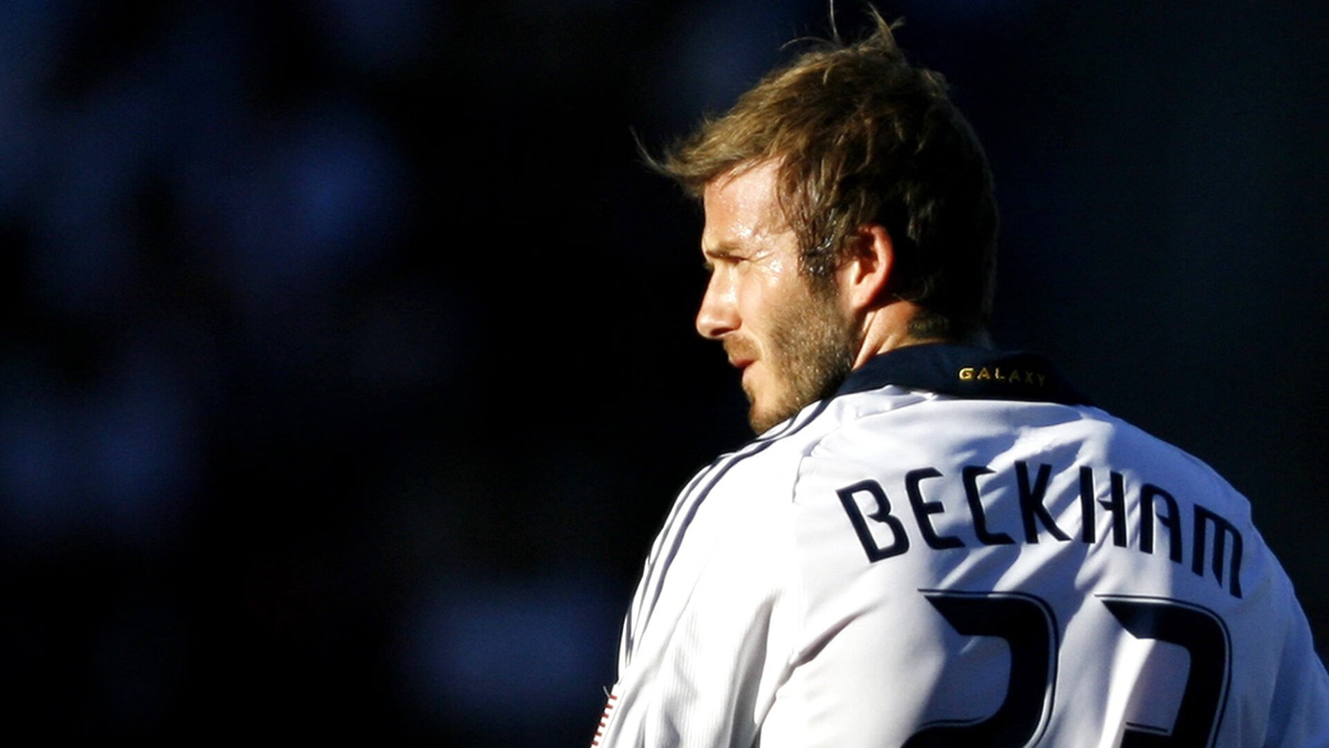 “青少年足球科普活动走进社区,普及运动知识”,开展青少年足球运动的意义